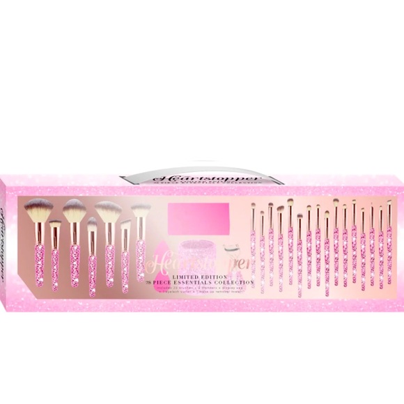 Heartstop Makeup Heartstopper Pink 28pc Essentials Collection Brush